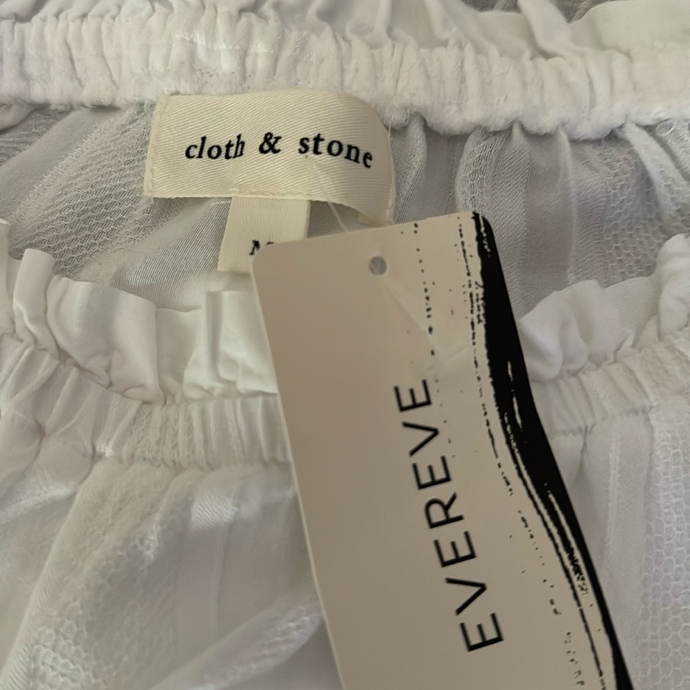 Cloth & Stone Textured Shirred Neck Top from Evereve - Picture 6 of 7
